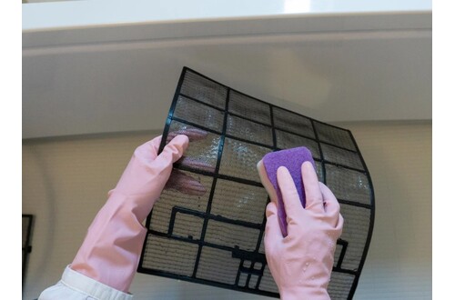 様々な薬剤の中から最適なものを選びます